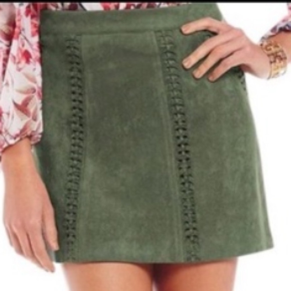 Gianni Bini Green Faux Suede Mini Skirt with Braided Detail- EUC